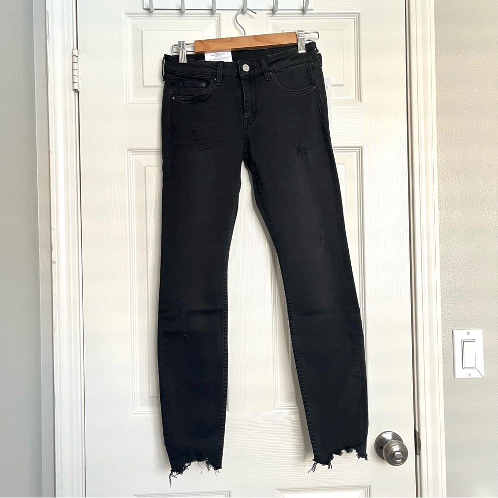 Super Skinny Distressed Jeans